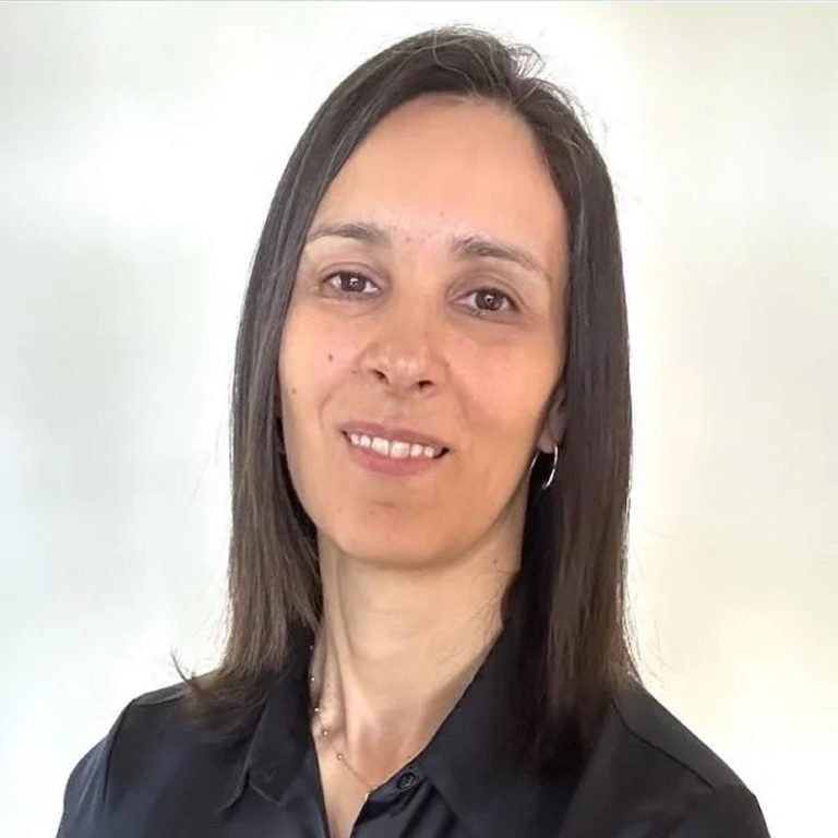 Terapia Online para Reconstrução da Autoconfiança com Dra. Vera Matias no Brasil e EUA